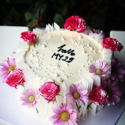 Hello MY 29: Pembe Papatyalı Fırfır Butik Pasta